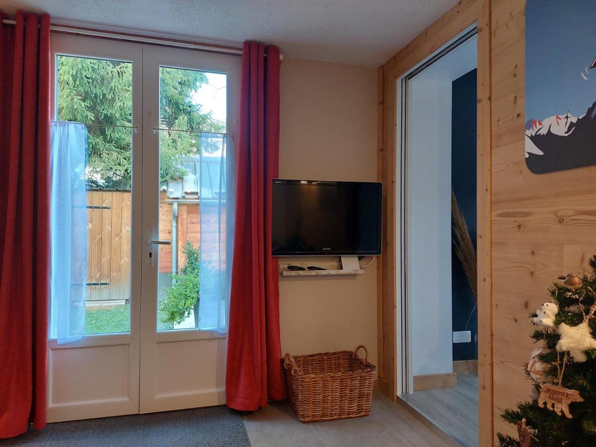 Studio Au Pied Des Montagnes Le Bourg-dʼOisans Dış mekan fotoğraf